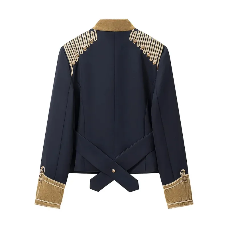 Damen militärische Paradejacke mit goldverzierten Passements, Stehkragen und Samtmanschetten – Célinea