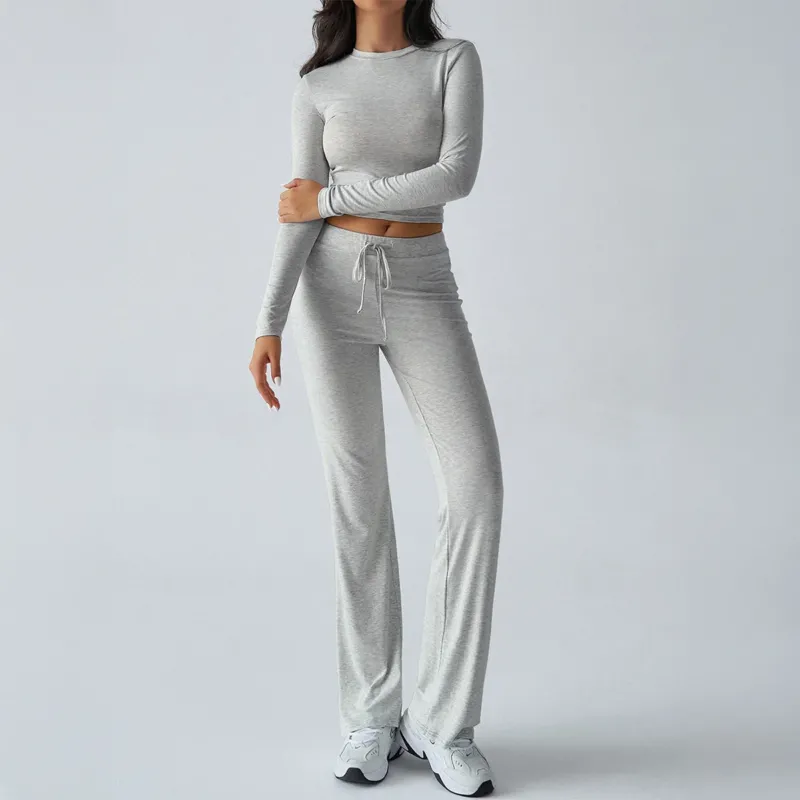 Damen tailliertes Longsleeve-Crop-Top und weite Lounge-Hose im Zweiteiler-Set aus Stretchjersey – Avérine